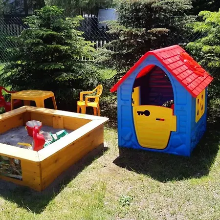 Letniskowy Jbj Irena * ポビエロボ